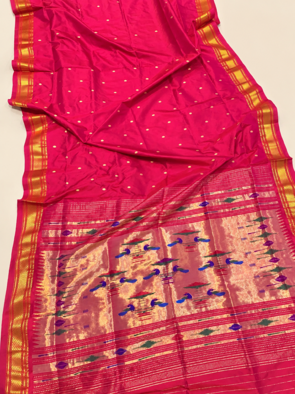Gulabi Paithani