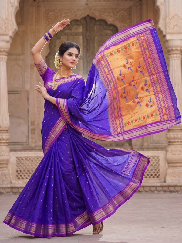 Royal Blue Paithani pallu detail