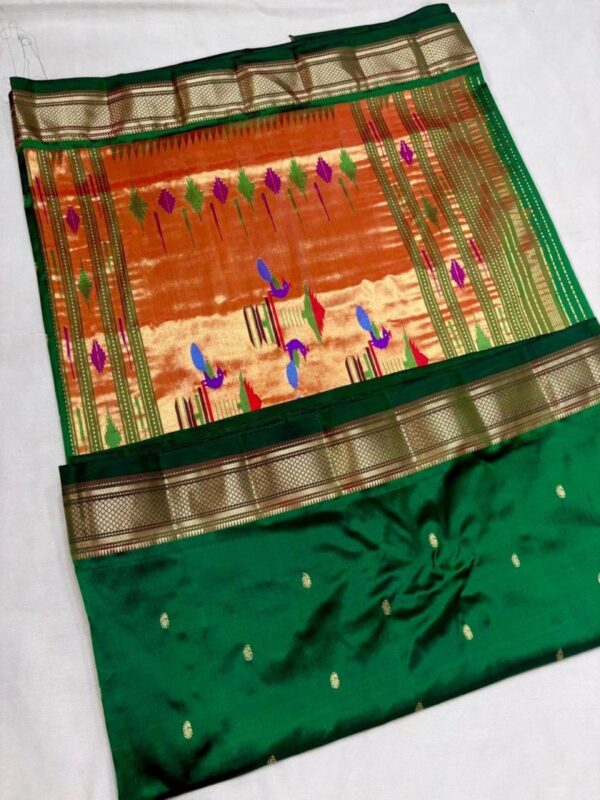 Nandini — Emerald Green Handloom Pure Silk Paithani with Traditional Bird-Motif Pallu